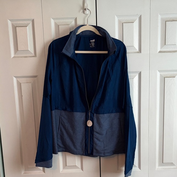 Avia Jackets & Blazers - NWT Avia Two-Tone Navy Utility Zip Jacket